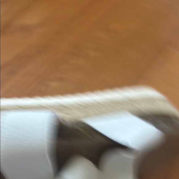 womenssize 8 White Sandals wedges summer GREAT CONDITION - Picture 9 of 9